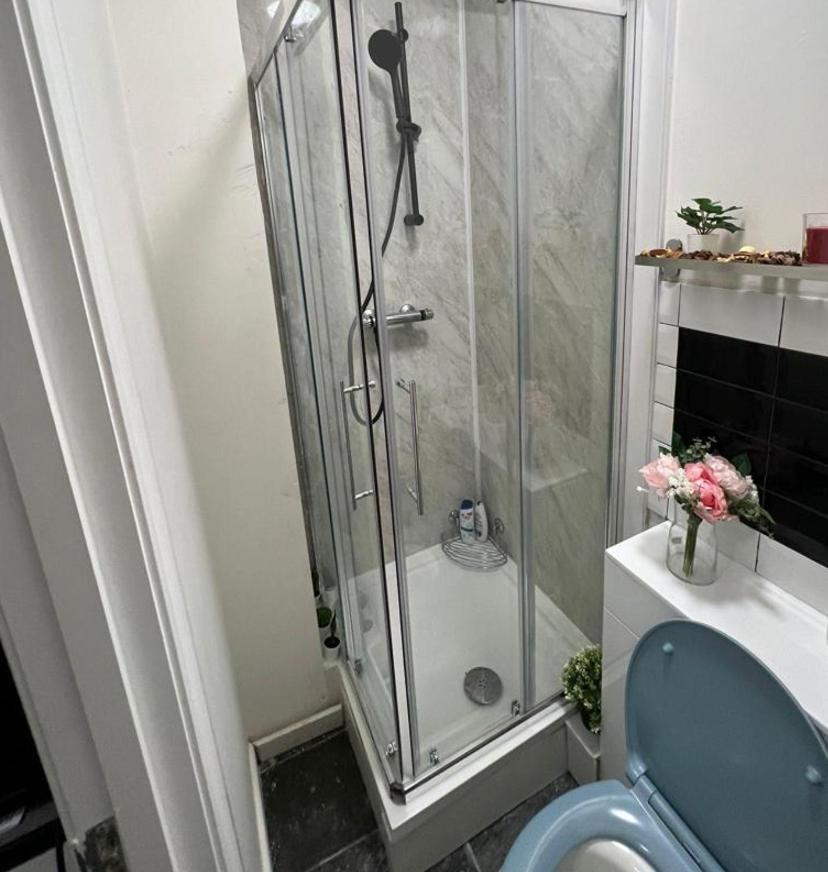 Lovely Apartment Close To Acton Central Station ロンドン エクステリア 写真